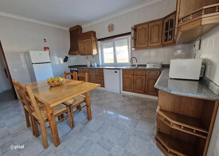 Casa Almeida - Каштелу-Бранку